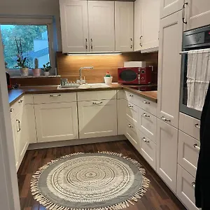 120qm - 5 - 2 Bathrooms - Kitchen- Free Parking - Fast Wifi - Yiha Hannover